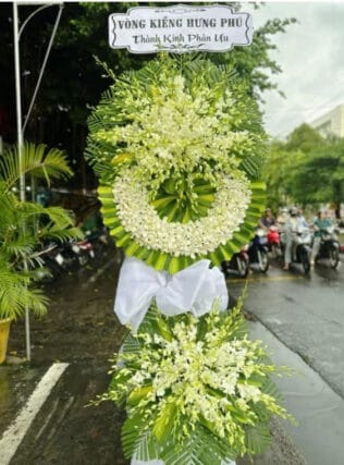 KỆ HOA VIẾNG HOA THIÊN THẦN TRẮNG