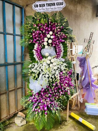 KỆ HOA VIẾNG HOA PHÚNG ĐIẾU