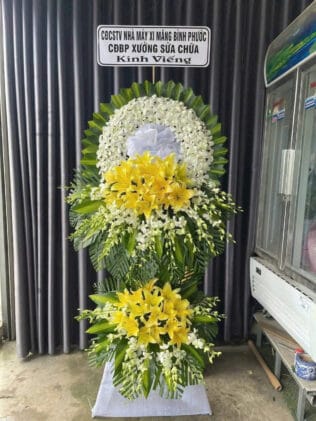 KỆ HOA VIẾNG THÀNH KÍNH TƯỞNG NHỚ