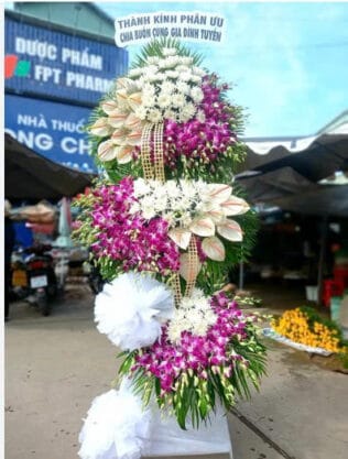 KỆ HOA VIẾNG Hoa Lan Tím 3 Tầng