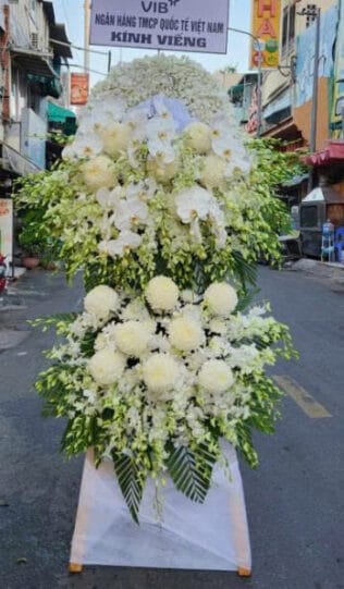 KỆ HOA VIẾNG Hoa Lan Trắng