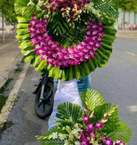 KỆ HOA VIẾNG Hoa Lan Tím