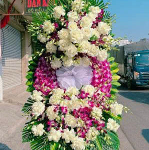 KỆ HOA VIẾNG Hoa Nhẹ Nhàng