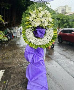 KỆ HOA VIẾNG Hoa Đóa Từ Tâm