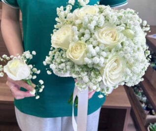 BÓ HOA CƯỚI NẮNG THÁNG SÁU