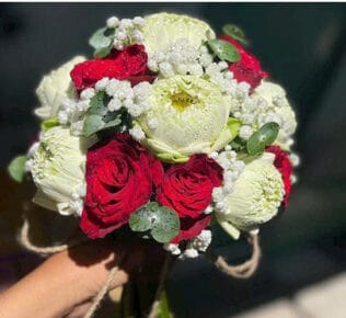 BÓ HOA CƯỚI SƯƠNG TRẮNG