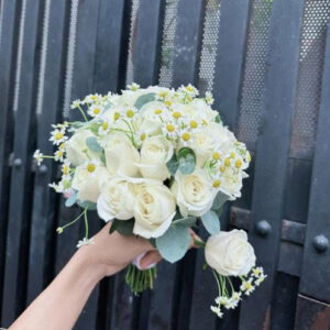 BÓ HOA CƯỚI NẮNG VÀ EM