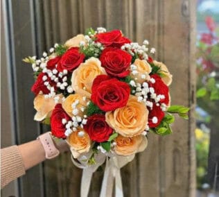 BÓ HOA CƯỚI BÊN NHAU