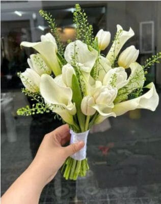 BÓ HOA CƯỚI THỦY CHUNG