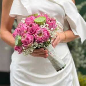 BÓ HOA CƯỚI CÁNH HOA THỜI GIAN