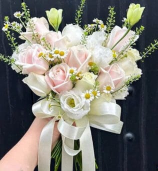 BÓ HOA CƯỚI CÔ GÁI MÙA HẠ