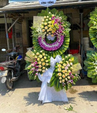 KÊ HOA VIẾNG DÂNG HOA